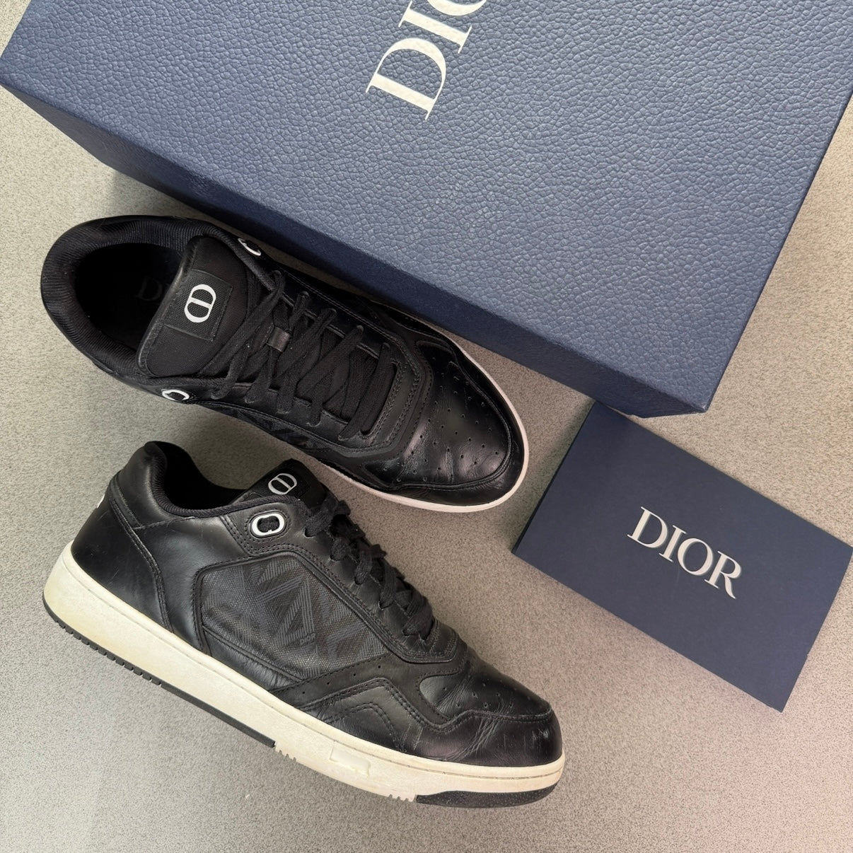 B27 SMOOTH CALFSKIN LOW TOP SNEAKERS