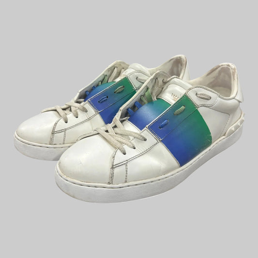 Custom Open Sneaker